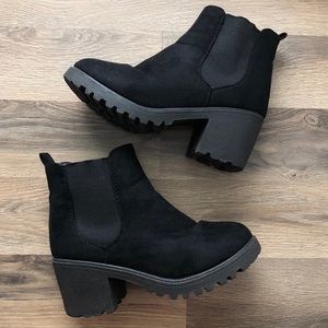 chunky black chelsea booties